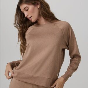 NWT Vuori Halo Essential Crew in Nutmeg Heather